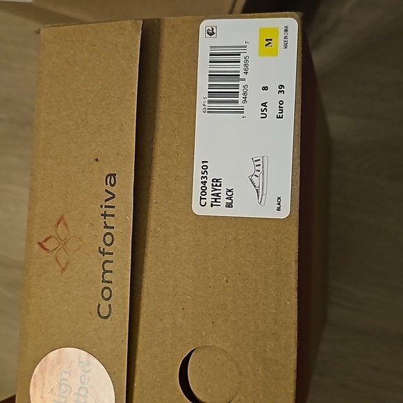 NIB Comfortiva Align Thayer Apron Toe Sneaker Black w White Sole. Size 8 & 8.5 - Picture 6 of 14